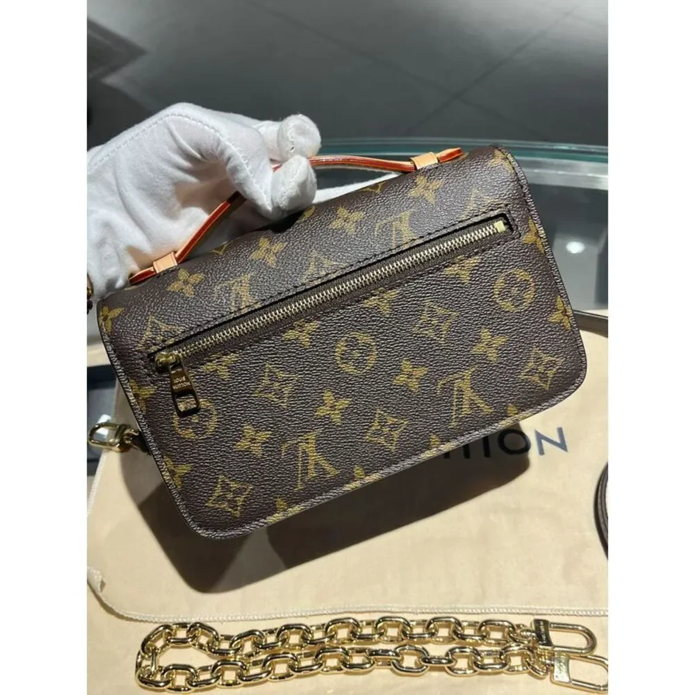 Louis Vuitton Women Pre-Loved Bag Very Good Condition